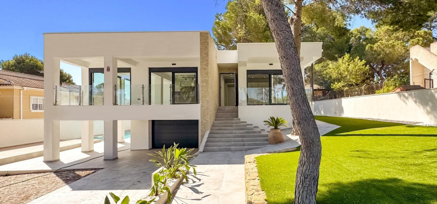 Torrevieja, Alicante, 4 Bedrooms Bedrooms, ,5 BathroomsBathrooms,Villa,Resale,0,75632143705397680