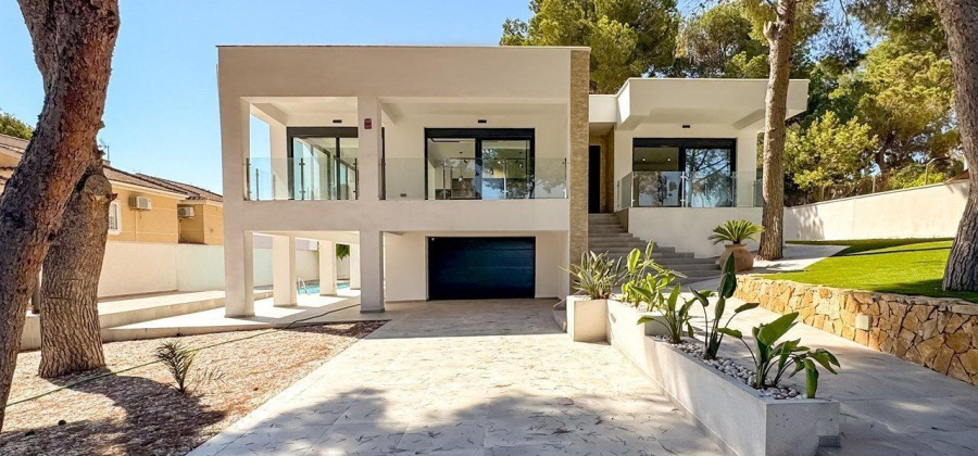 Torrevieja, Alicante, 4 Bedrooms Bedrooms, ,5 BathroomsBathrooms,Villa,Resale,0,75632143705397680