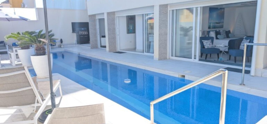 Villamartin, Alicante, 3 Bedrooms Bedrooms, ,2 BathroomsBathrooms,Villa,Resale,0,90690210815519104