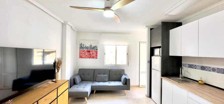 Torrevieja, Alicante, 2 Bedrooms Bedrooms, ,1 BathroomBathrooms,Apartment,Resale,0,75632241727664736