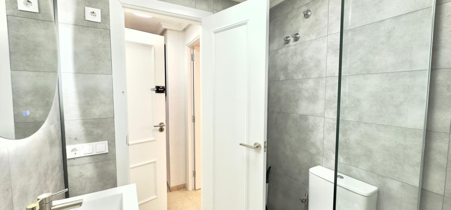 Torrevieja, Alicante, 2 Bedrooms Bedrooms, ,1 BathroomBathrooms,Apartment,Resale,0,75632241727664736