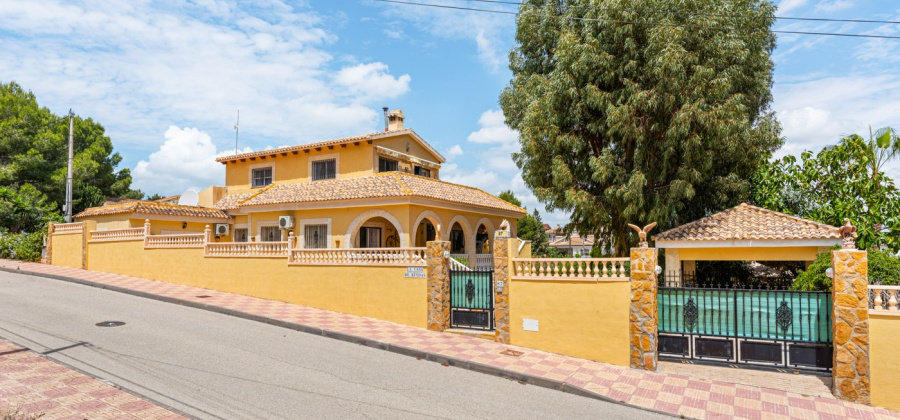 Jacarilla, Alicante, 4 Bedrooms Bedrooms, ,3 BathroomsBathrooms,Villa,Resale,0,271160416973952896