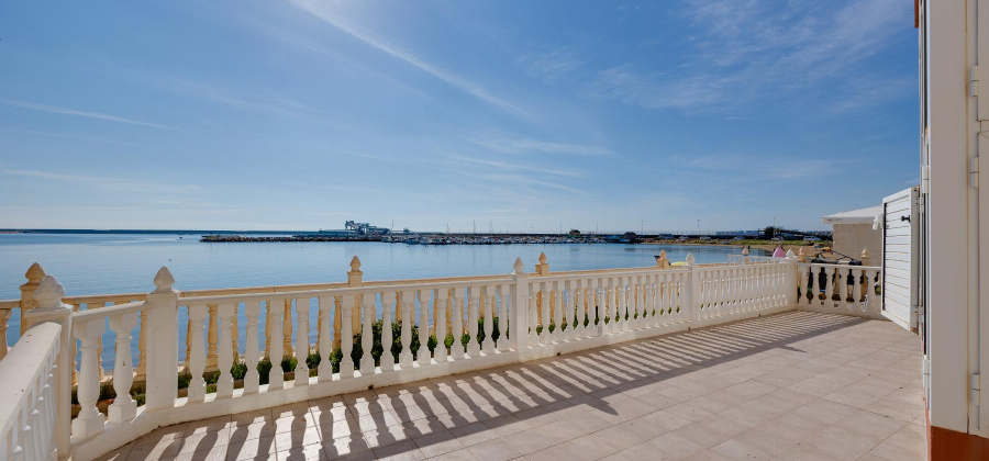 Torrevieja, Alicante, 4 Bedrooms Bedrooms, ,2 BathroomsBathrooms,Apartment,Resale,0,206104151500540032