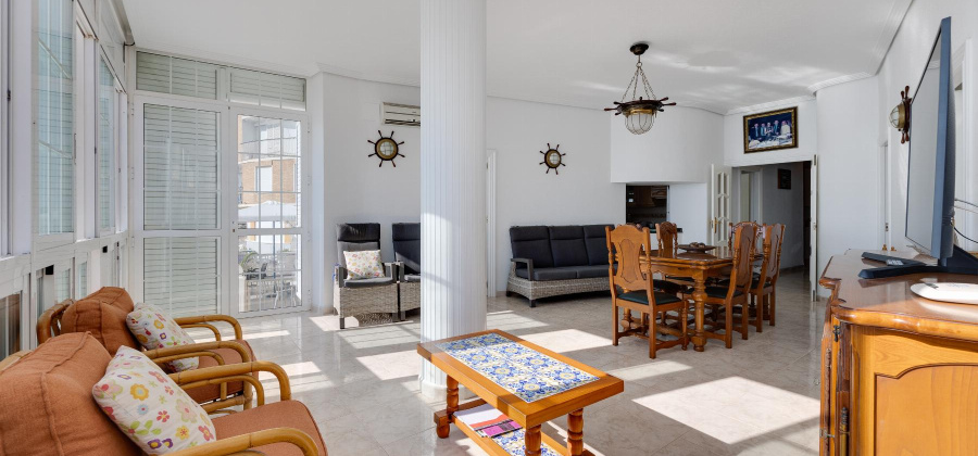 Torrevieja, Alicante, 4 Bedrooms Bedrooms, ,2 BathroomsBathrooms,Apartment,Resale,0,206104151500540032