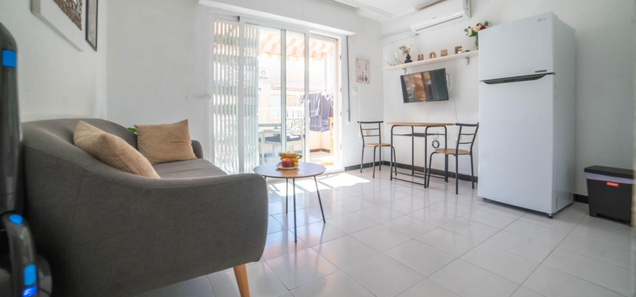 Torrevieja, Alicante, 2 Bedrooms Bedrooms, ,1 BathroomBathrooms,Apartment,Resale,0,75632245419361392