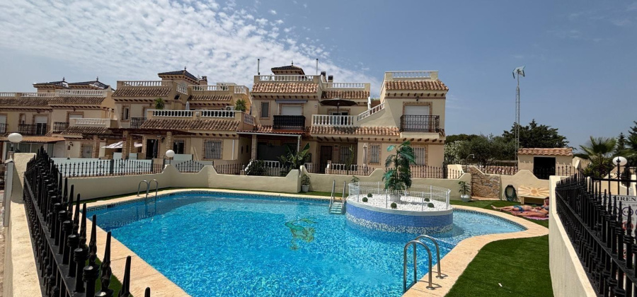 Orihuela Costa, Alicante, 2 Bedrooms Bedrooms, ,1 BathroomBathrooms,Townhouse,Resale,0,75632516746812224