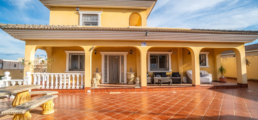 Torrevieja, Alicante, 6 Bedrooms Bedrooms, ,6 BathroomsBathrooms,Villa,Resale,0,103536228848927392