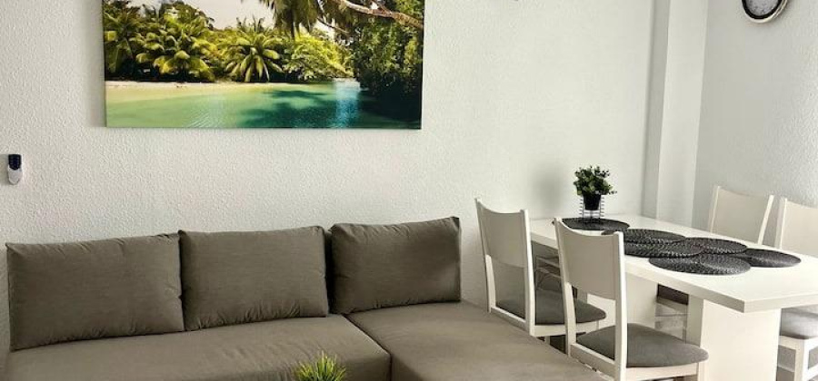 Torrevieja, Alicante, 2 Bedrooms Bedrooms, ,1 BathroomBathrooms,Apartment,Resale,0,75632215711307216