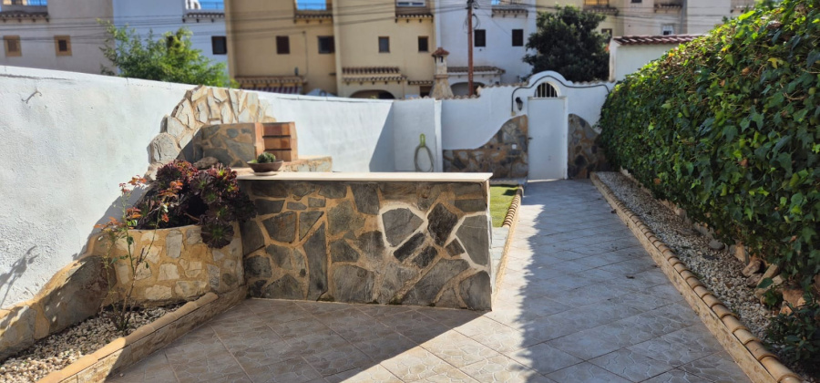 Torrevieja, Alicante, 3 Bedrooms Bedrooms, ,2 BathroomsBathrooms,Villa,Resale,0,103536242220255872