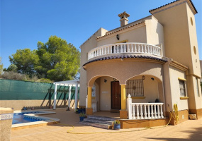 Villamartin, Alicante, 3 Bedrooms Bedrooms, ,2 BathroomsBathrooms,Villa,Resale,0,103186371119904160