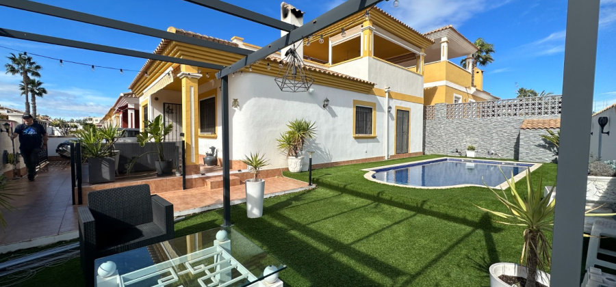Orihuela, Alicante, 2 Bedrooms Bedrooms, ,2 BathroomsBathrooms,Villa,Resale,0,271160155194803840