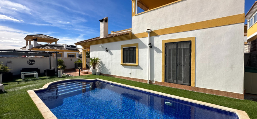Orihuela, Alicante, 2 Bedrooms Bedrooms, ,2 BathroomsBathrooms,Villa,Resale,0,271160155194803840