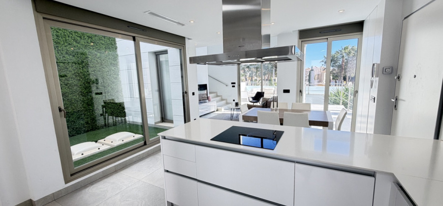 Villamartin, Alicante, 4 Bedrooms Bedrooms, ,3 BathroomsBathrooms,Villa,Resale,0,103186228180927120