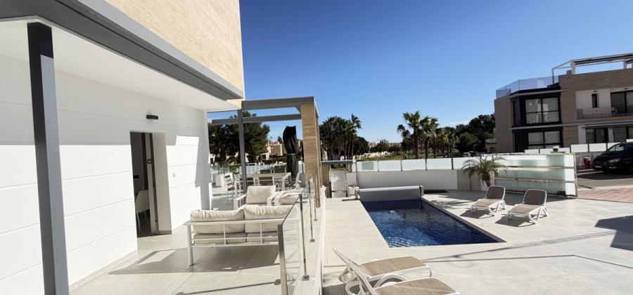 Villamartin, Alicante, 4 Bedrooms Bedrooms, ,3 BathroomsBathrooms,Villa,Resale,0,103186228180927120