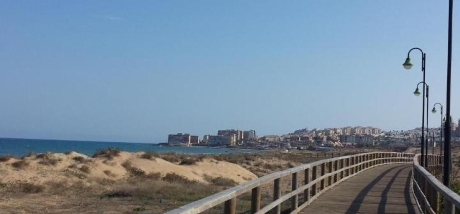 Torrevieja, Alicante, 3 Bedrooms Bedrooms, ,2 BathroomsBathrooms,Apartment,Resale,0,7563290555574919