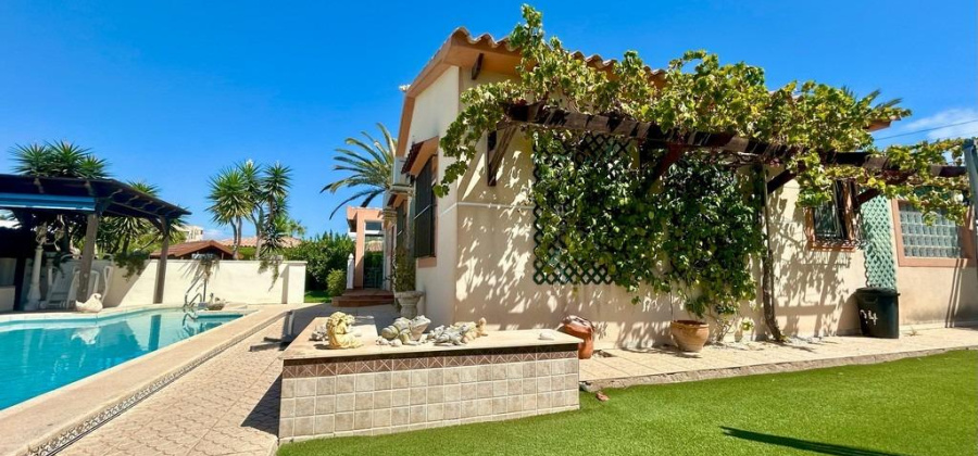 Orihuela Costa, Alicante, 3 Bedrooms Bedrooms, ,3 BathroomsBathrooms,Villa,Resale,0,6594579312377493