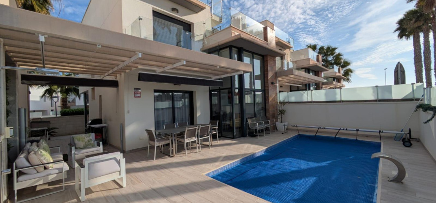 Orihuela Costa, Alicante, 3 Bedrooms Bedrooms, ,2 BathroomsBathrooms,Villa,Resale,0,7563277630450597