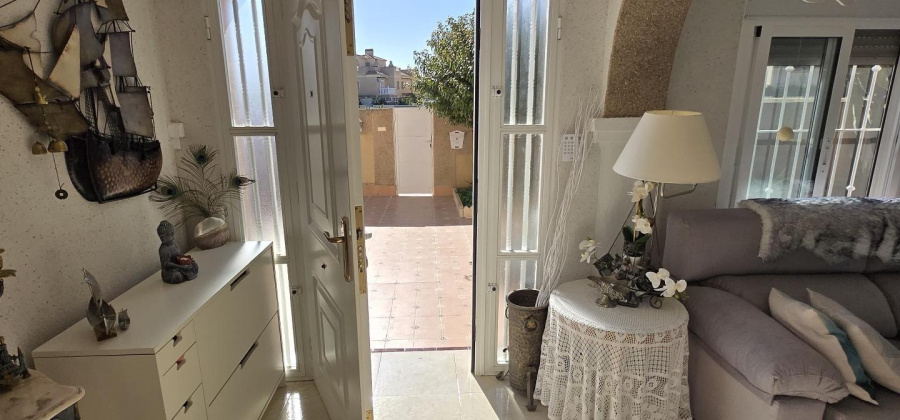 Torrevieja, Alicante, 3 Bedrooms Bedrooms, ,2 BathroomsBathrooms,Villa,Resale,0,75632138789636928