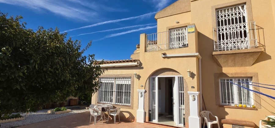 Torrevieja, Alicante, 3 Bedrooms Bedrooms, ,2 BathroomsBathrooms,Villa,Resale,0,75632138789636928