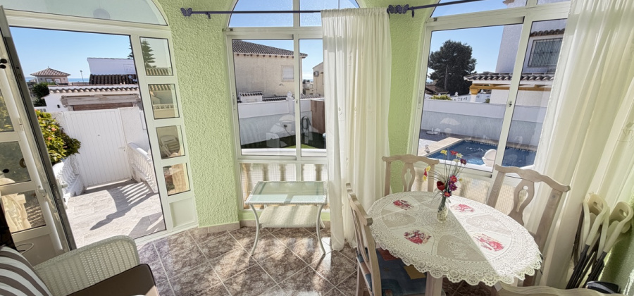 Villamartin, Alicante, 3 Bedrooms Bedrooms, ,3 BathroomsBathrooms,Villa,Resale,0,103186223926658128