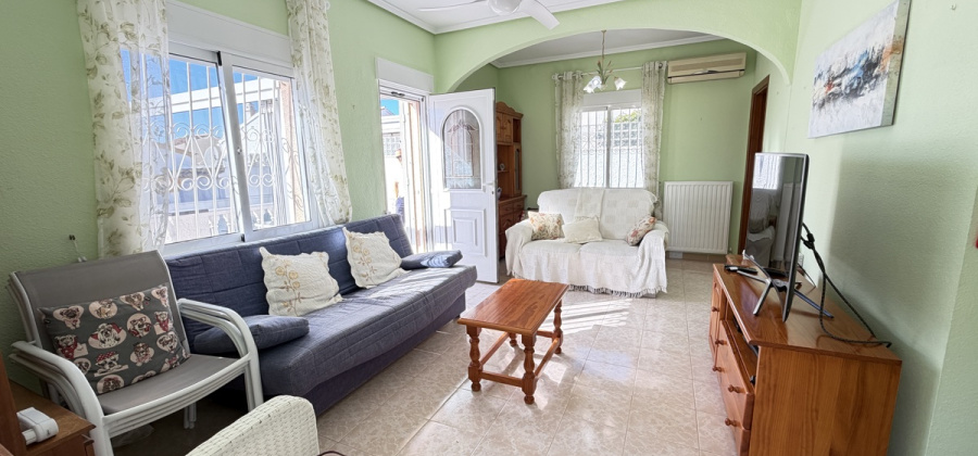 Villamartin, Alicante, 3 Bedrooms Bedrooms, ,3 BathroomsBathrooms,Villa,Resale,0,103186223926658128