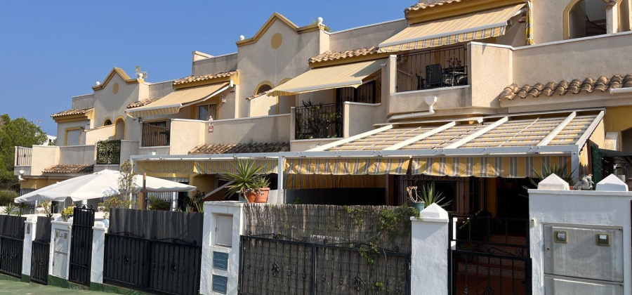 Torrevieja, Alicante, 3 Bedrooms Bedrooms, ,2 BathroomsBathrooms,Townhouse,Resale,0,75632100399143552