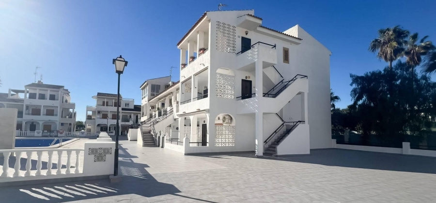 Torrevieja, Alicante, 2 Bedrooms Bedrooms, ,1 BathroomBathrooms,Bungalow,Resale,0,75632228174845792