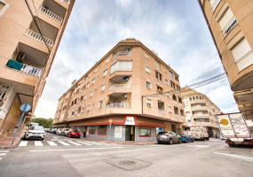 Torrevieja, Alicante, 3 Bedrooms Bedrooms, ,1 BathroomBathrooms,Apartment,Resale,0,75632301797037408