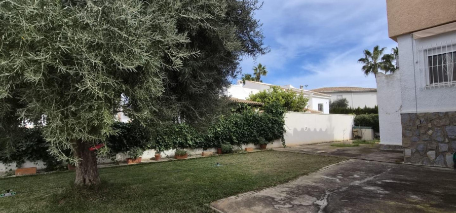 Torrevieja, Alicante, 4 Bedrooms Bedrooms, ,2 BathroomsBathrooms,Villa,Resale,0,7563295871652677