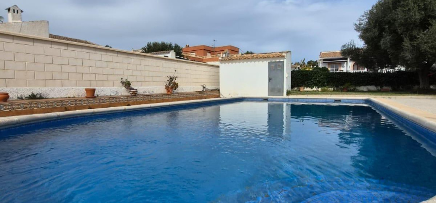 Torrevieja, Alicante, 4 Bedrooms Bedrooms, ,2 BathroomsBathrooms,Villa,Resale,0,7563295871652677