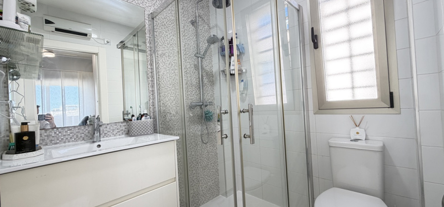 Villamartin, Alicante, 3 Bedrooms Bedrooms, ,2 BathroomsBathrooms,Villa,Resale,0,103186360828676944