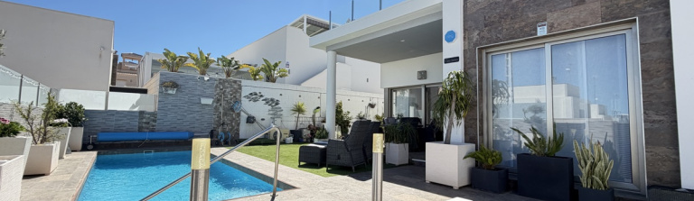 Villamartin, Alicante, 3 Bedrooms Bedrooms, ,2 BathroomsBathrooms,Villa,Resale,0,103186360828676944