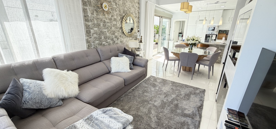 Villamartin, Alicante, 3 Bedrooms Bedrooms, ,2 BathroomsBathrooms,Villa,Resale,0,103186360828676944