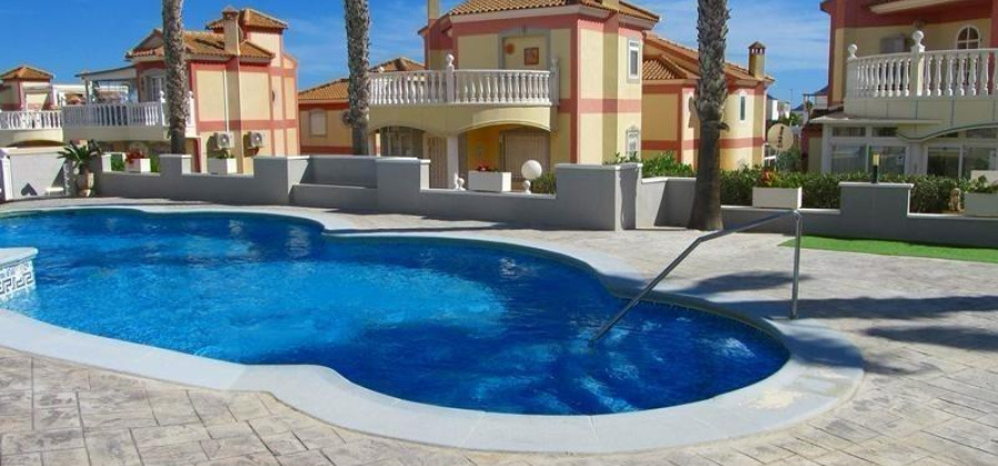 Torrevieja, Alicante, 3 Bedrooms Bedrooms, ,2 BathroomsBathrooms,Villa,Resale,0,7563270138569592