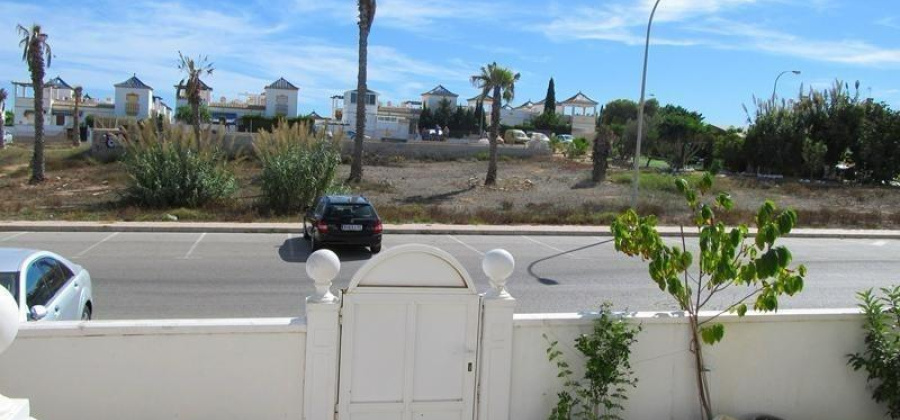Torrevieja, Alicante, 3 Bedrooms Bedrooms, ,2 BathroomsBathrooms,Villa,Resale,0,7563270138569592