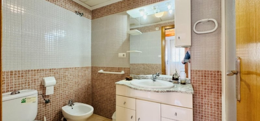 Torrevieja, Alicante, 2 Bedrooms Bedrooms, ,1 BathroomBathrooms,Apartment,Resale,0,291685207626672320