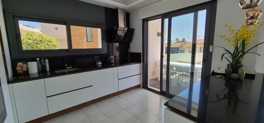 Torrevieja, Alicante, 4 Bedrooms Bedrooms, ,3 BathroomsBathrooms,Villa,Resale,0,7563278723189634