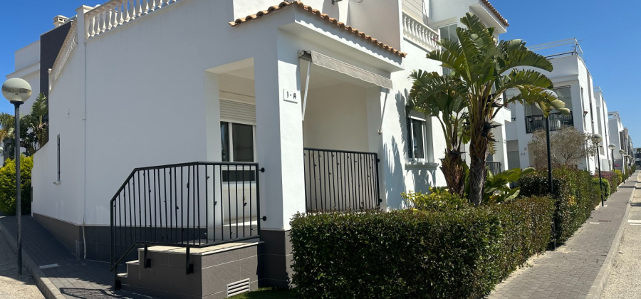 Torrevieja, Alicante, 2 Bedrooms Bedrooms, ,1 BathroomBathrooms,Bungalow,Resale,0,271160241325745824