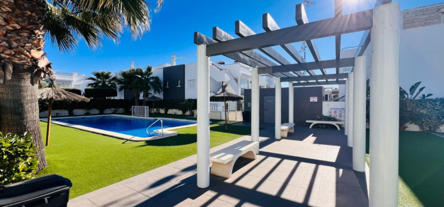 Torrevieja, Alicante, 2 Bedrooms Bedrooms, ,1 BathroomBathrooms,Bungalow,Resale,0,271160241325745824