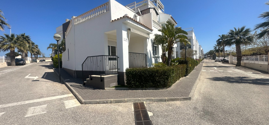 Torrevieja, Alicante, 2 Bedrooms Bedrooms, ,1 BathroomBathrooms,Bungalow,Resale,0,271160241325745824