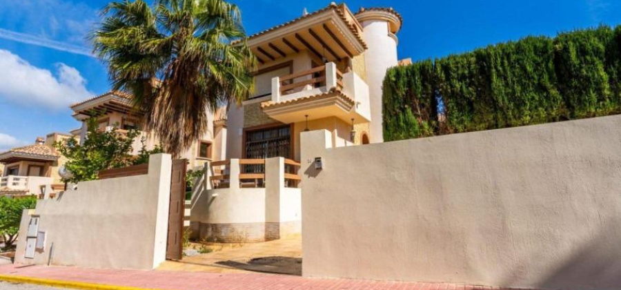 Orihuela Costa, Alicante, 6 Bedrooms Bedrooms, ,3 BathroomsBathrooms,Villa,Resale,0,75632495307552096