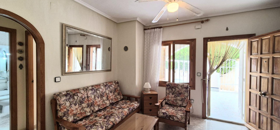 Torrevieja, Alicante, 3 Bedrooms Bedrooms, ,2 BathroomsBathrooms,Villa,Resale,0,75632640864798624