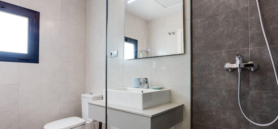 Torrevieja, Alicante, 2 Bedrooms Bedrooms, ,1 BathroomBathrooms,Apartment,Resale,0,75632174068325184