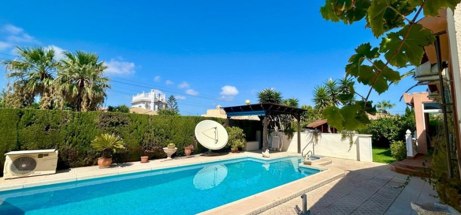 Orihuela Costa, Alicante, 3 Bedrooms Bedrooms, ,3 BathroomsBathrooms,Villa,Resale,0,6594579312377493