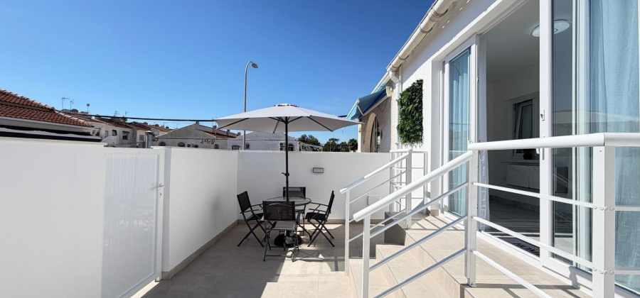 Torrevieja, Alicante, 2 Bedrooms Bedrooms, ,1 BathroomBathrooms,Townhouse,Resale,0,7563270635700832