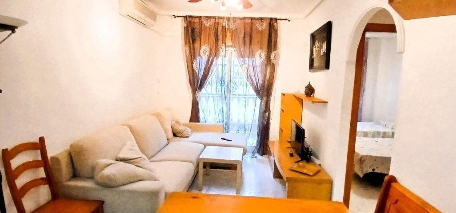 Torrevieja, Alicante, 2 Bedrooms Bedrooms, ,1 BathroomBathrooms,Apartment,Resale,0,75632138329756624