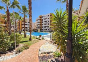 Torrevieja, Alicante, 3 Bedrooms Bedrooms, ,2 BathroomsBathrooms,Apartment,Resale,0,75632214825334176