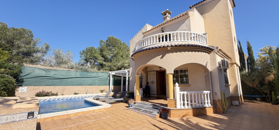 Villamartin, Alicante, 3 Bedrooms Bedrooms, ,2 BathroomsBathrooms,Villa,Resale,0,103186371119904160