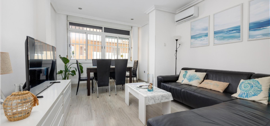 Torrevieja, Alicante, 3 Bedrooms Bedrooms, ,1 BathroomBathrooms,Apartment,Resale,0,7563275220800402