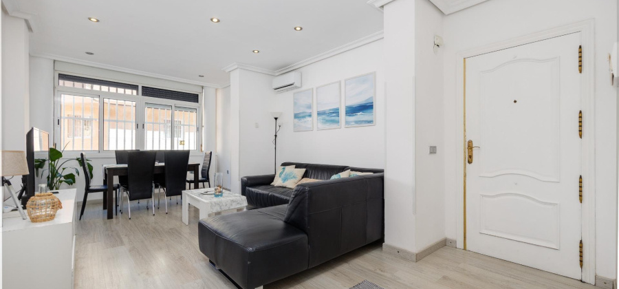 Torrevieja, Alicante, 3 Bedrooms Bedrooms, ,1 BathroomBathrooms,Apartment,Resale,0,7563275220800402